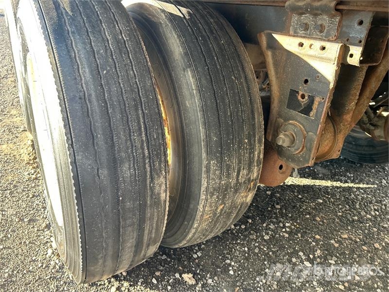 Utility 53 ft x 102 in T/A Van Trailer Umpikoriperävaunut