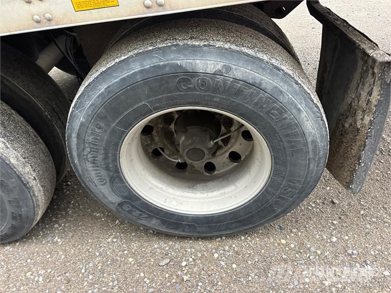 Utility 53 ft x 102 in T/A Van Trailer Skappåbygg
