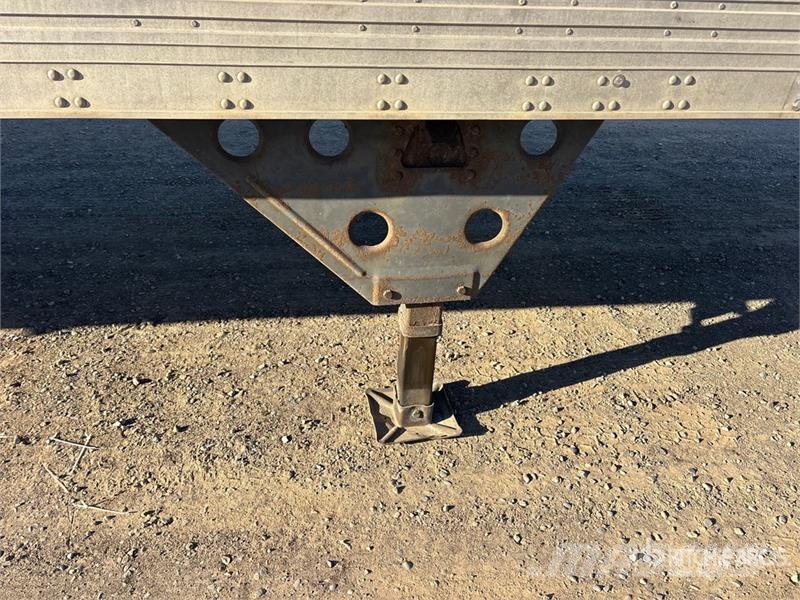 Utility 53 ft x 102 in Tri/A Van Trailer Skappåbygg