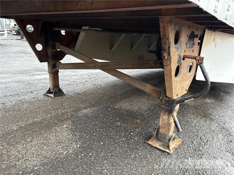Utility 53 ft x 102 in T/A Van Trailer Van Body Trailers