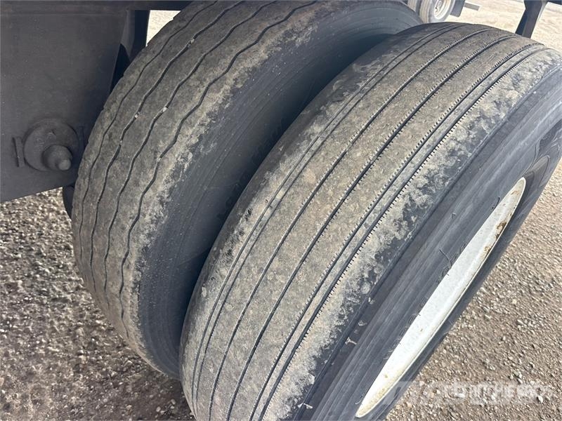 Utility 53 ft x 102 in T/A Van Trailer Skåpsläp