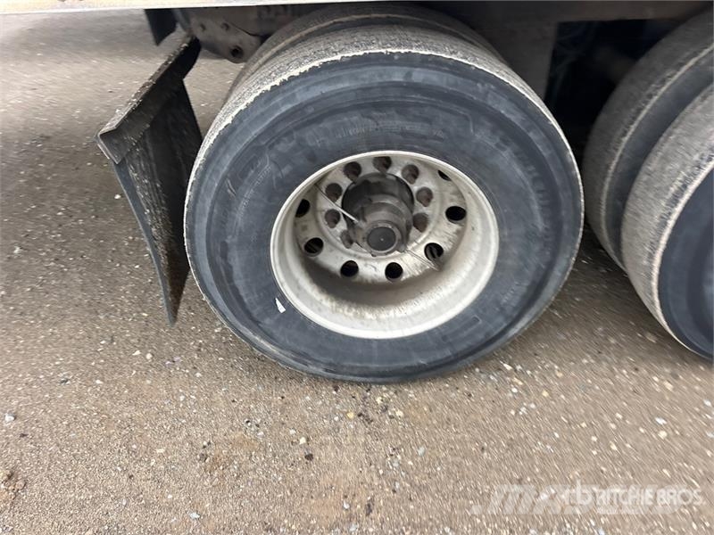 Utility 53 ft x 102 in T/A Van Trailer Skappåbygg