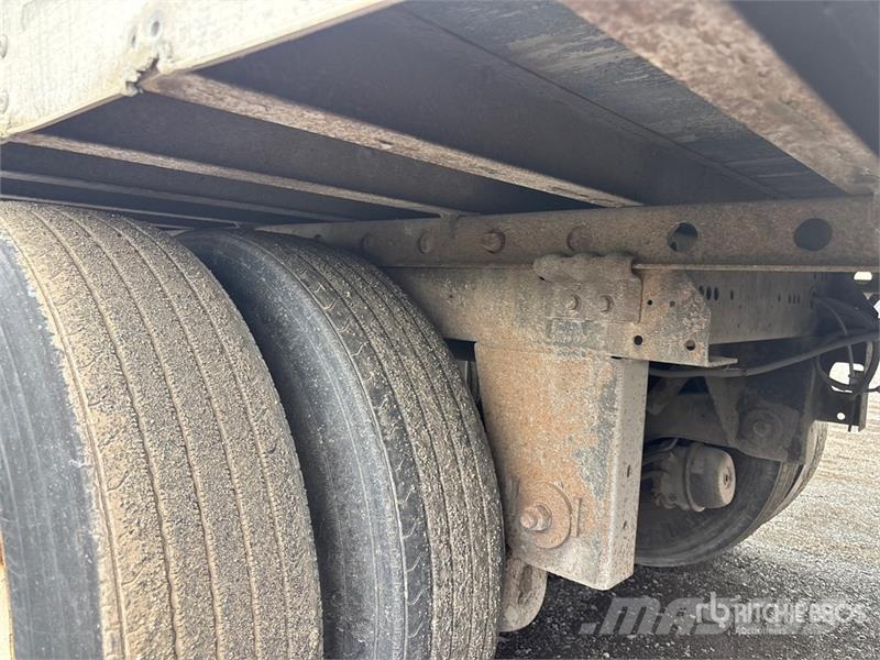 Utility 53 ft x 102 in T/A Van Trailer Skappåbygg