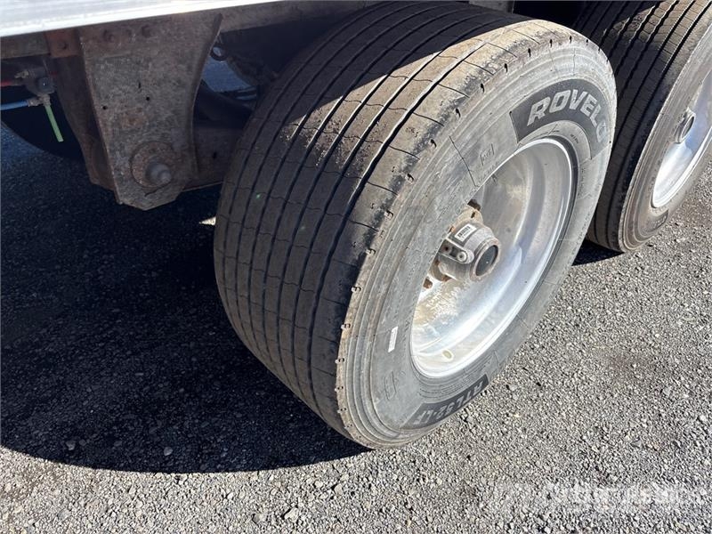 Utility 53 ft x 102 in T/A Van Trailer Box body trailers