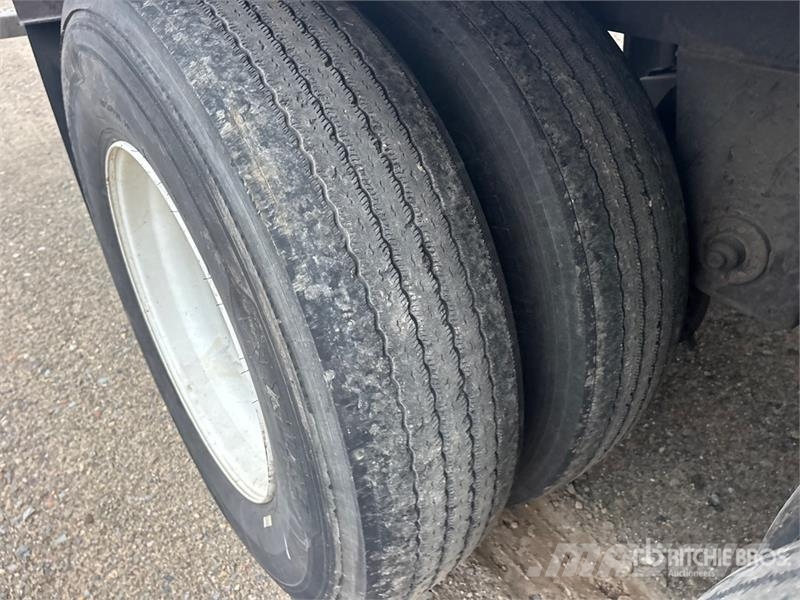 Utility 53 ft x 102 in T/A Van Trailer مقطورات ذات هيكل صندوقي