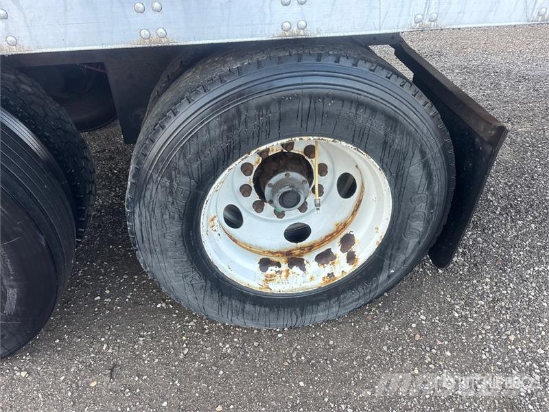 Utility VS2 Gesloten opbouw trailers