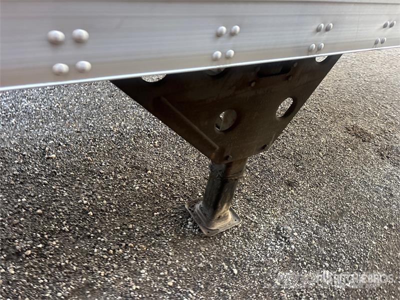 Utility VS2 Gesloten opbouw trailers
