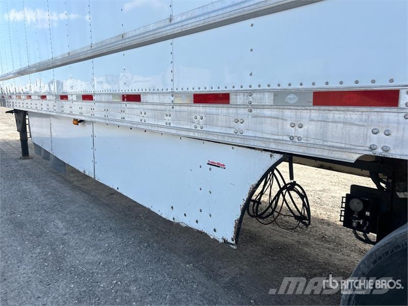 Utility VS2 Puspriekabės su izoterminiu kėbulu