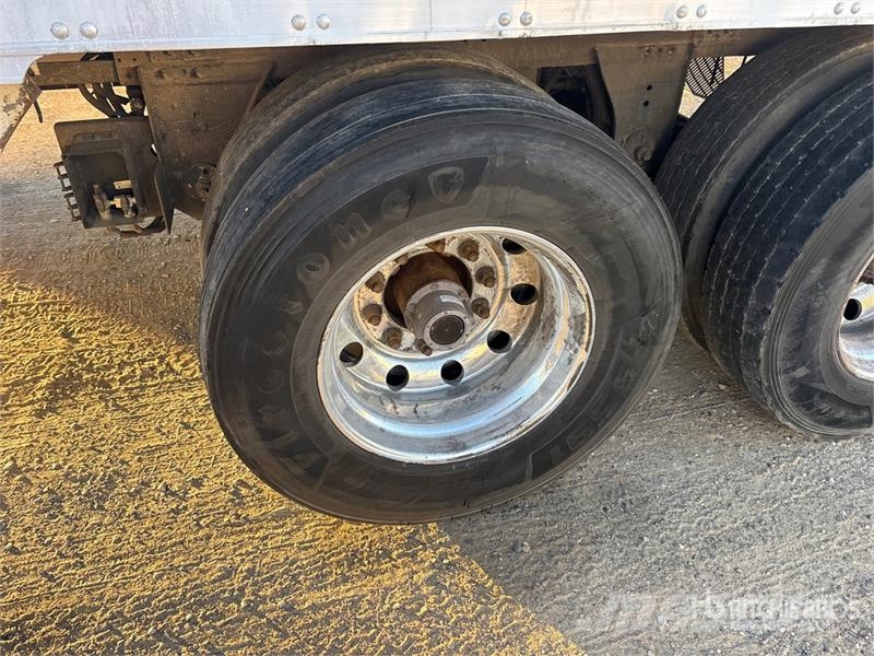 Utility VS2RA 53 ft x 102 in T/A Refrigerated Trailer Temperature controlled semi-trailers