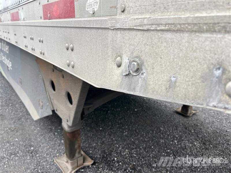 Utility VS3DX 53 ft x 102 in Tri/A Heated Van Trailer Furgons