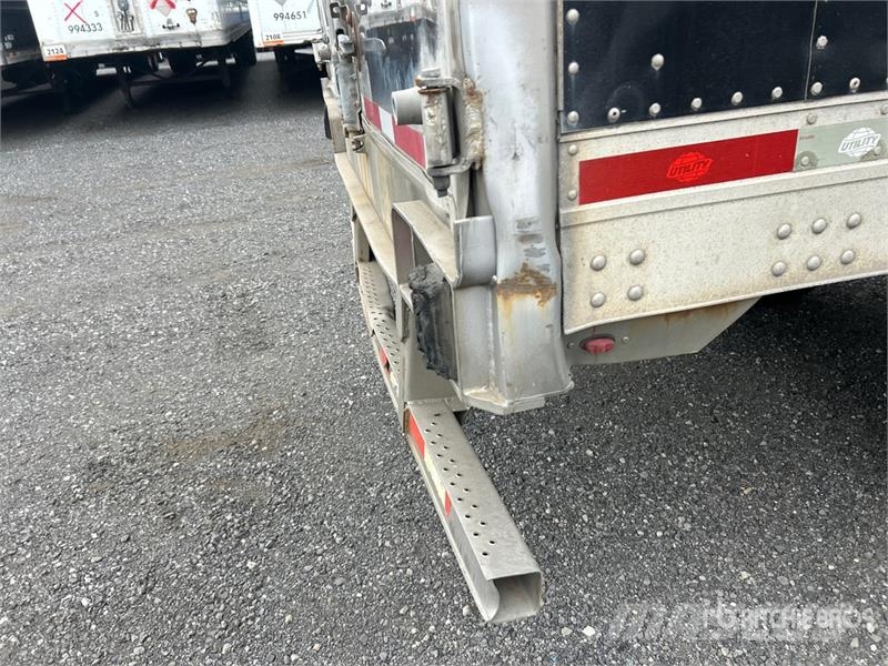 Utility VS3DX 53 ft x 102 in Tri/A Heated Van Trailer Furgons