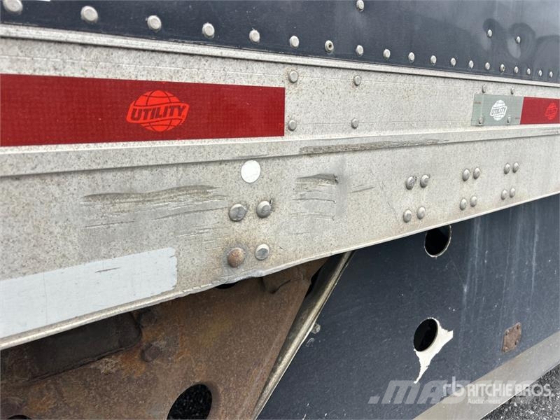 Utility VS3DX 53 ft x 102 in Tri/A Heated Van Trailer Furgons