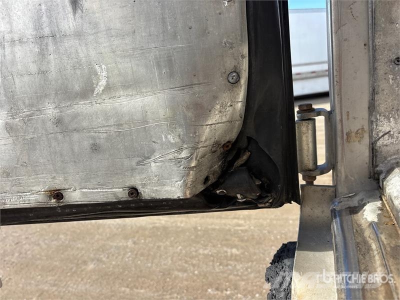 Utility VS3RA 53 ft x 102 in Tri/A Refrigerated Trailer 保温半挂车