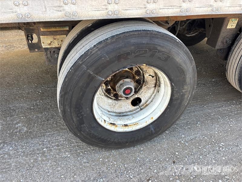 Utility VS3RA 53 ft x 102 in Tri/A Refrigerated Trailer 保温半挂车