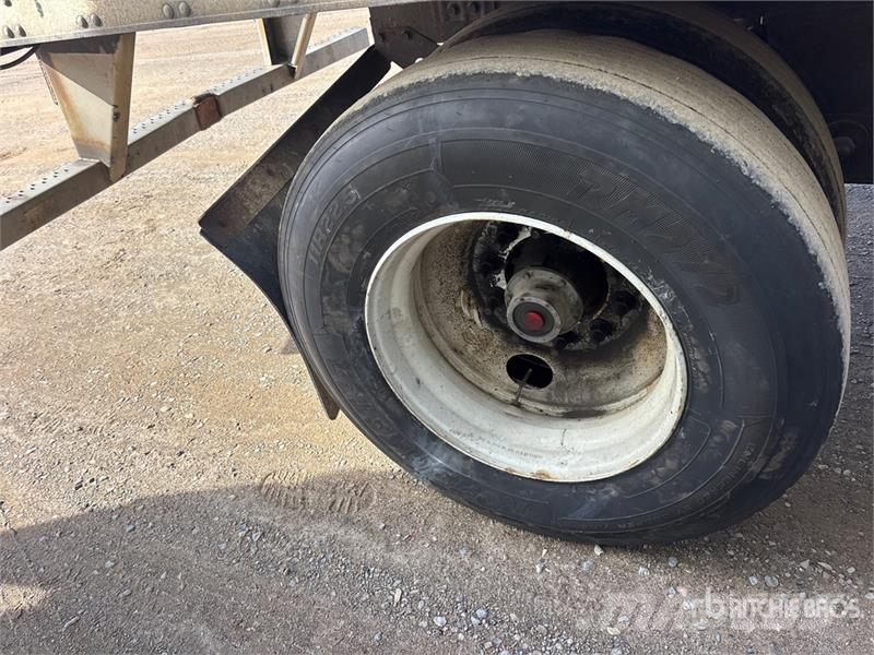 Utility VS3RA 53 ft x 102 in Tri/A Refrigerated Trailer 保温半挂车