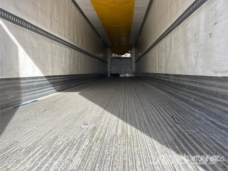Utility VS3RA 53 ft x 102 in Tri/A Refrigerated Trailer 保温半挂车