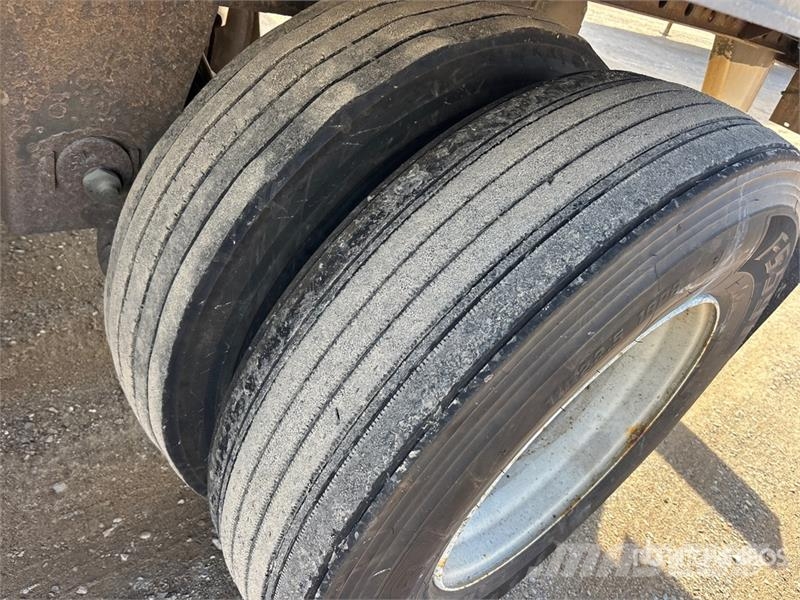 Utility VS3RA 53 ft x 102 in Tri/A Refrigerated Trailer 保温半挂车