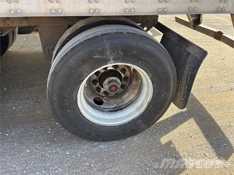 Utility VS3RA 53 ft x 102 in Tri/A Refrigerated Trailer 保温半挂车