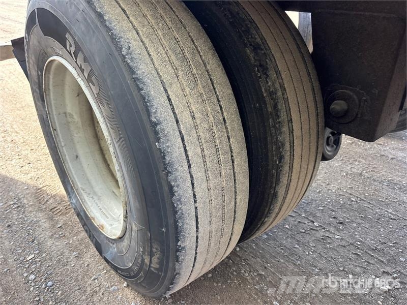 Utility VS3RA 53 ft x 102 in Tri/A Refrigerated Trailer 保温半挂车