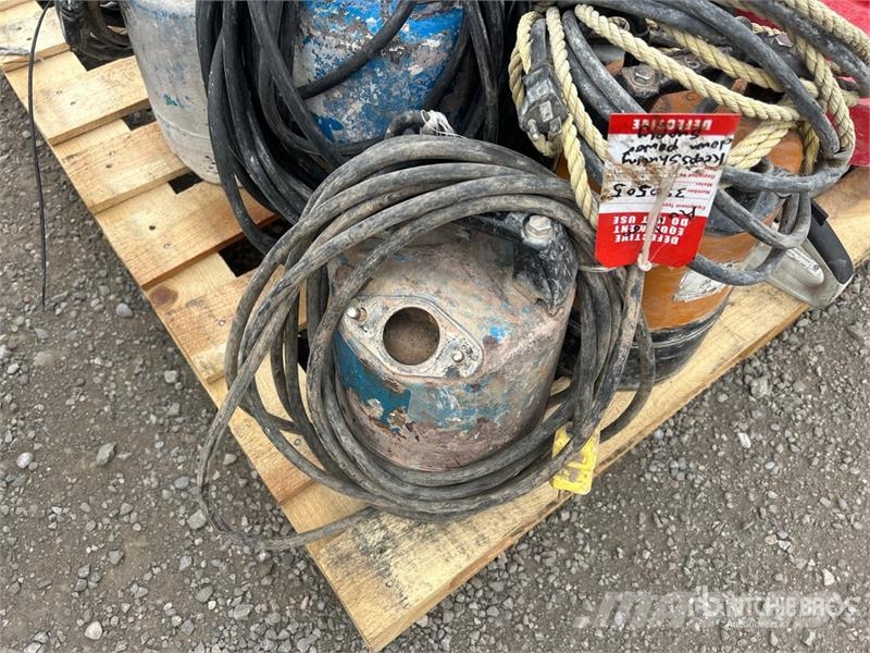 Vacuum Cleaner (Inoperable) 진공 청소기