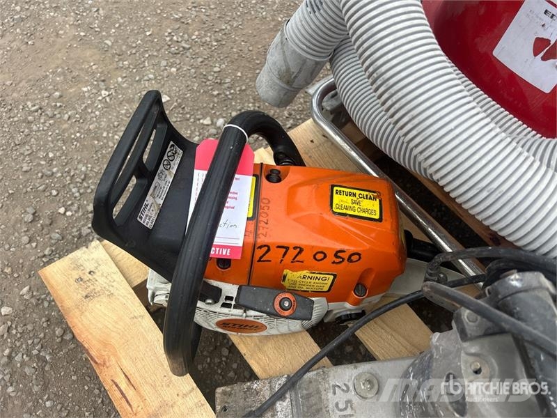 Vacuum Cleaner (Inoperable) 진공 청소기