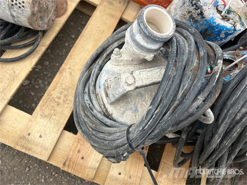 Vacuum Cleaner (Inoperable) 진공 청소기