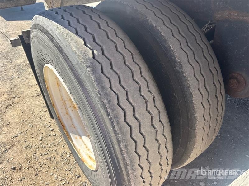 Vanguard 53 ft x 102 in T/A Van Trailer Dengtos priekabos