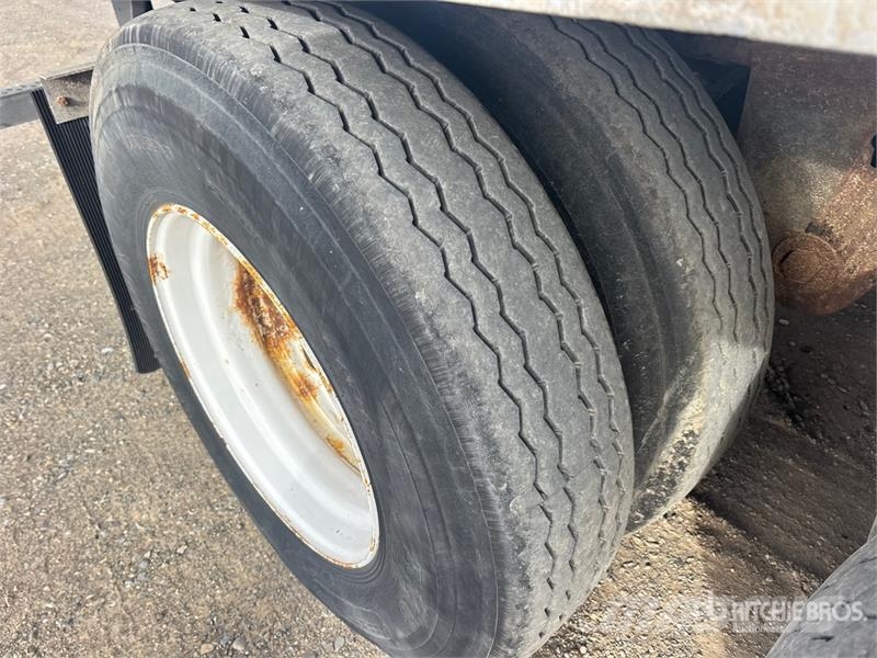 Vanguard 53 ft x 102 in T/A Van Trailer Fast kasse