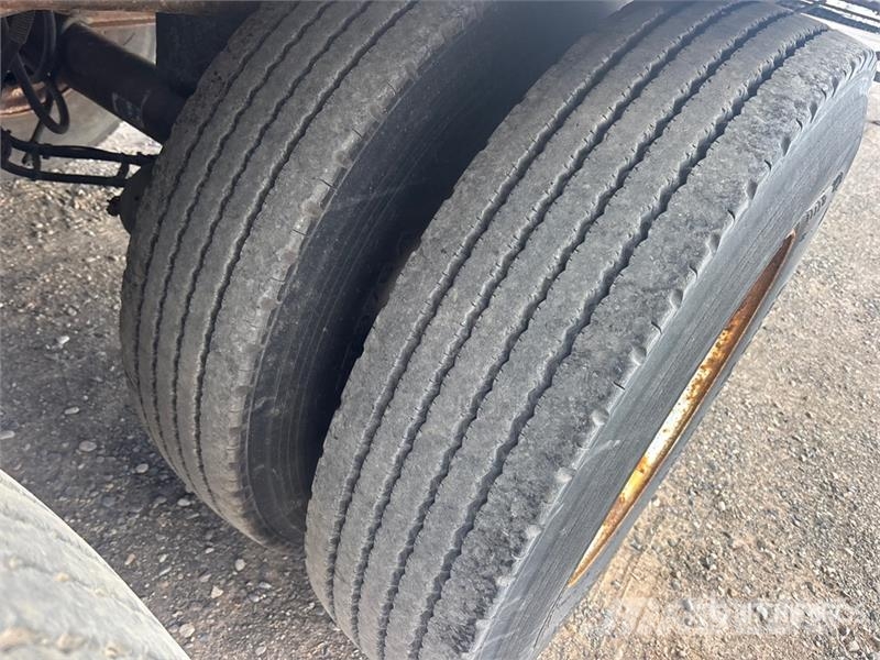 Vanguard 53 ft x 102 in T/A Van Trailer Fast kasse