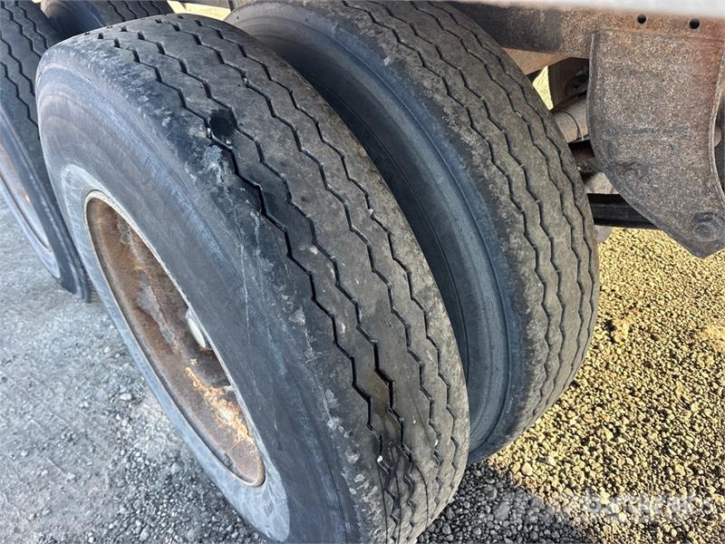 Vanguard 53 ft x 102 in T/A Van Trailer مقطورات ذات هيكل صندوقي