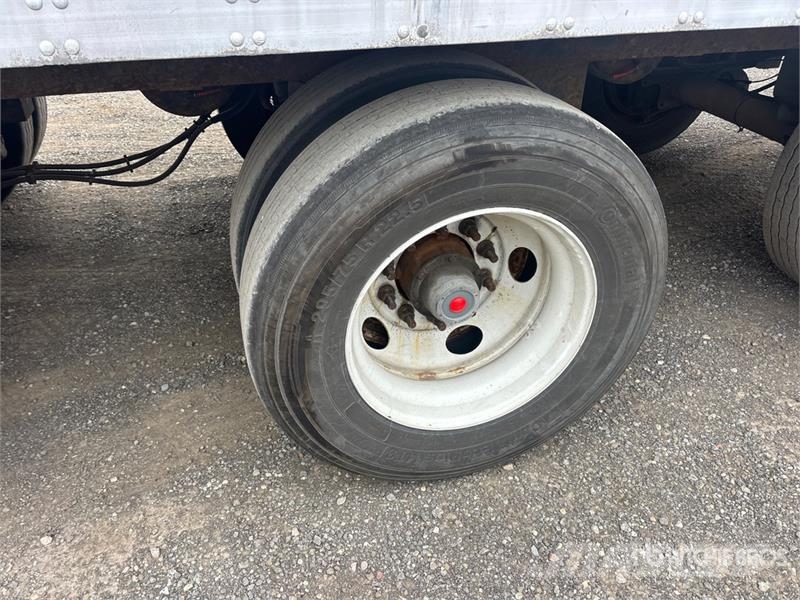 Vanguard 53 ft x 102 in Tri/A Van Trailer Прицепы-фургоны
