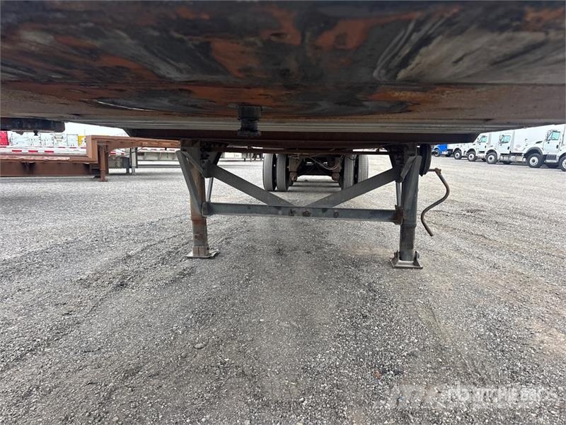 Vanguard 53 ft x 102 in Tri/A Van Trailer Прицепы-фургоны