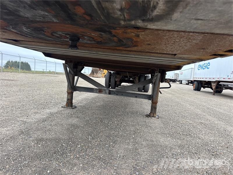 Vanguard 53 ft x 102 in Tri/A Van Trailer Прицепы-фургоны