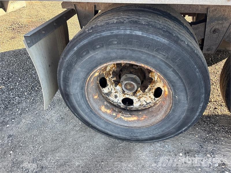 Vanguard 53 ft x 102 in T/A Van Trailer مقطورات ذات هيكل صندوقي