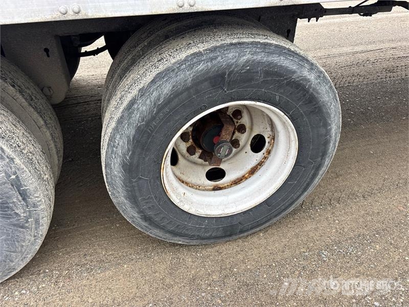 Vanguard 53 ft x 102 in T/A Heated Van Trailer Rimorchi cassonati