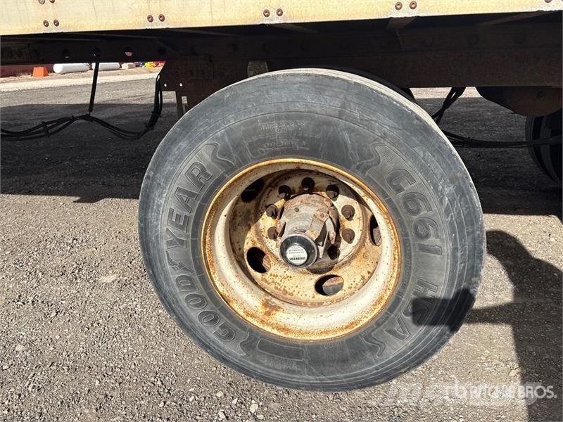 Vanguard 53 ft x 102 in Tri/A Van Trailer Gesloten opbouw trailers