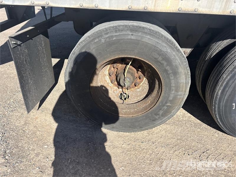 Vanguard National 53 ft x 102 in T/A Van Trailer ボックスボディートレーラー