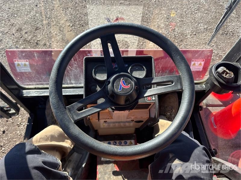 Ventrac 3400Y Sidewalk Plow Andre komponenter