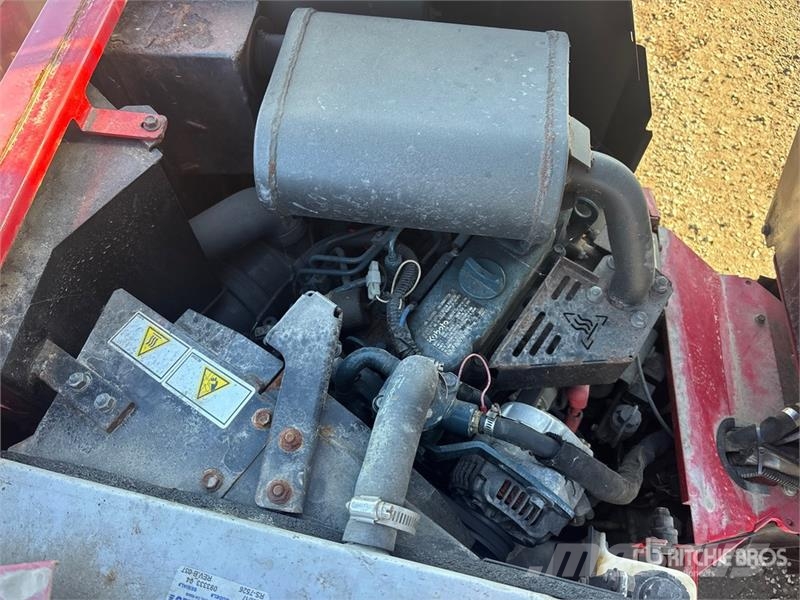 Ventrac 3400Y Sidewalk Plow Andre komponenter