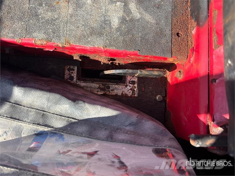 Ventrac 3400Y Sidewalk Plow Andre komponenter