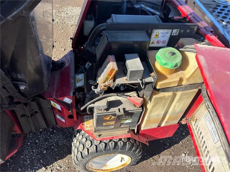 Ventrac 3400Y Sidewalk Plow Andre komponenter