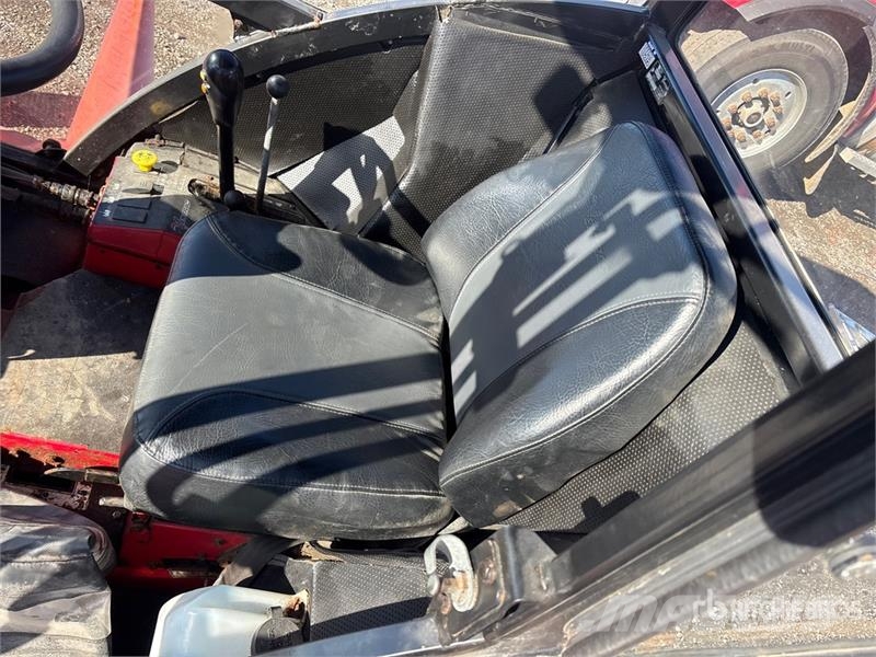 Ventrac 3400Y Sidewalk Plow Andre komponenter