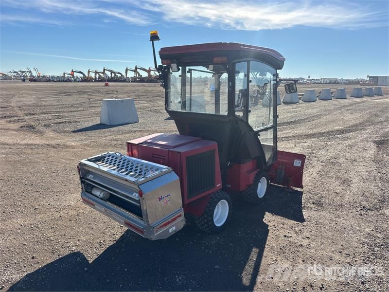 Ventrac 3400Y Sidewalk Plow Andre komponenter