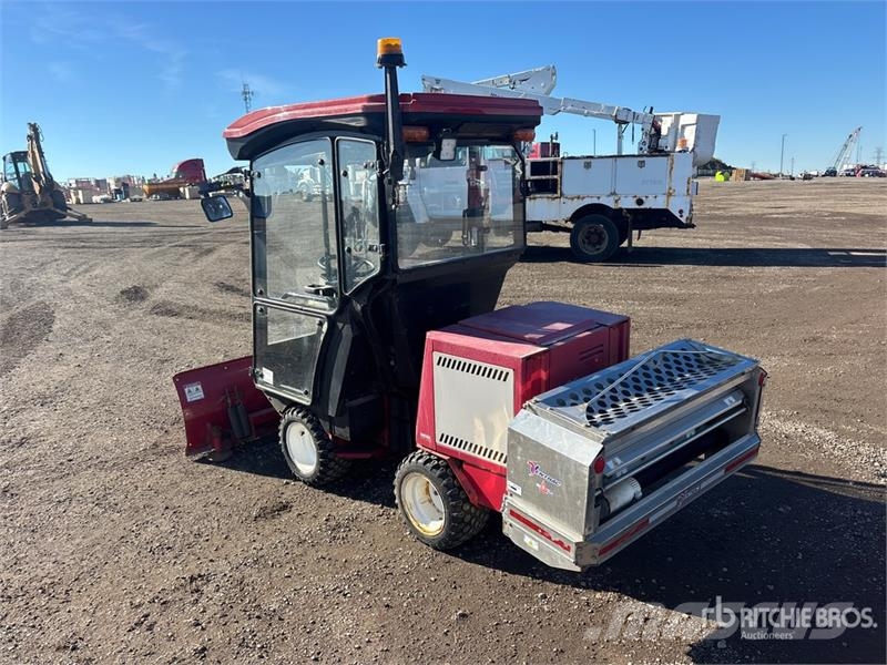 Ventrac 3400Y Sidewalk Plow Andre komponenter