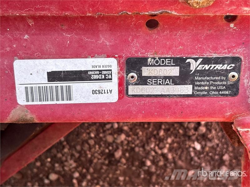 Ventrac 3400Y Sidewalk Plow Andre komponenter