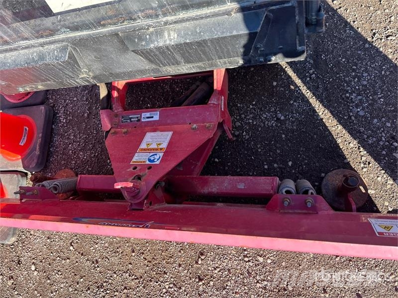 Ventrac 3400Y Sidewalk Plow Andre komponenter