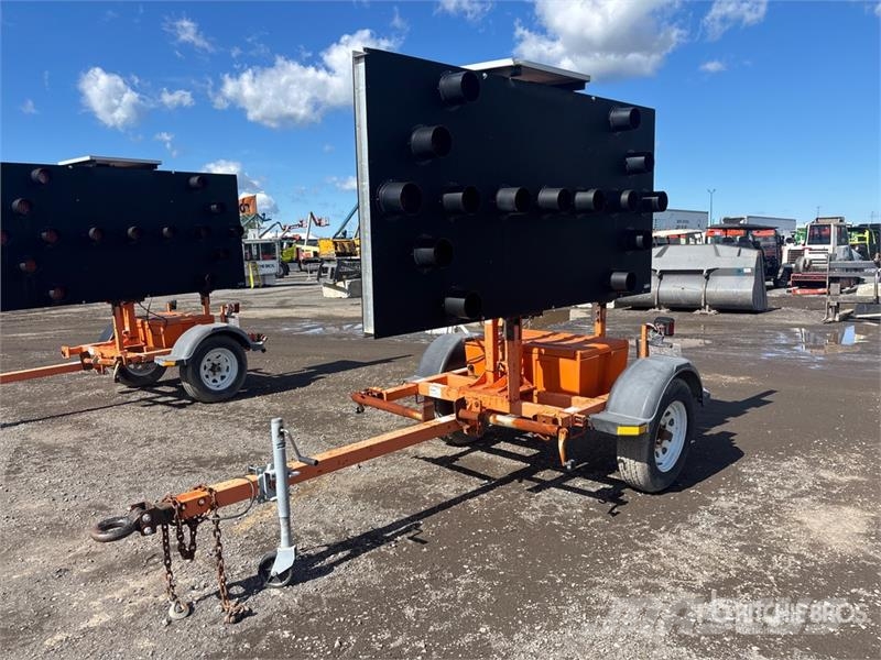 Ver-Mac ST-4X8 Arrow Board Pozostały sprzęt drogowy