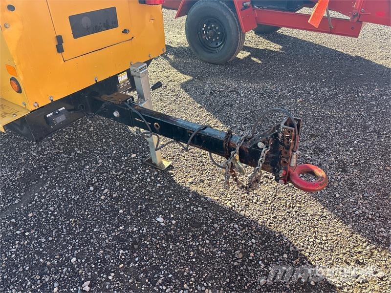 Vermeer BC1000XL Tow-Behind Wood Chipper ウッドチッパー