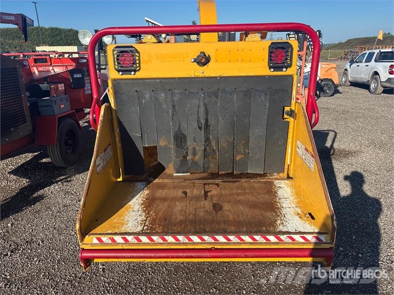 Vermeer BC1000XL Tow-Behind Wood Chipper ウッドチッパー