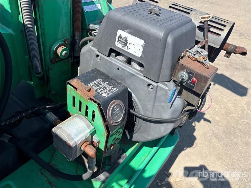Vermeer BC600 Tow-Behind Wood Chipper Broyeur de végétaux